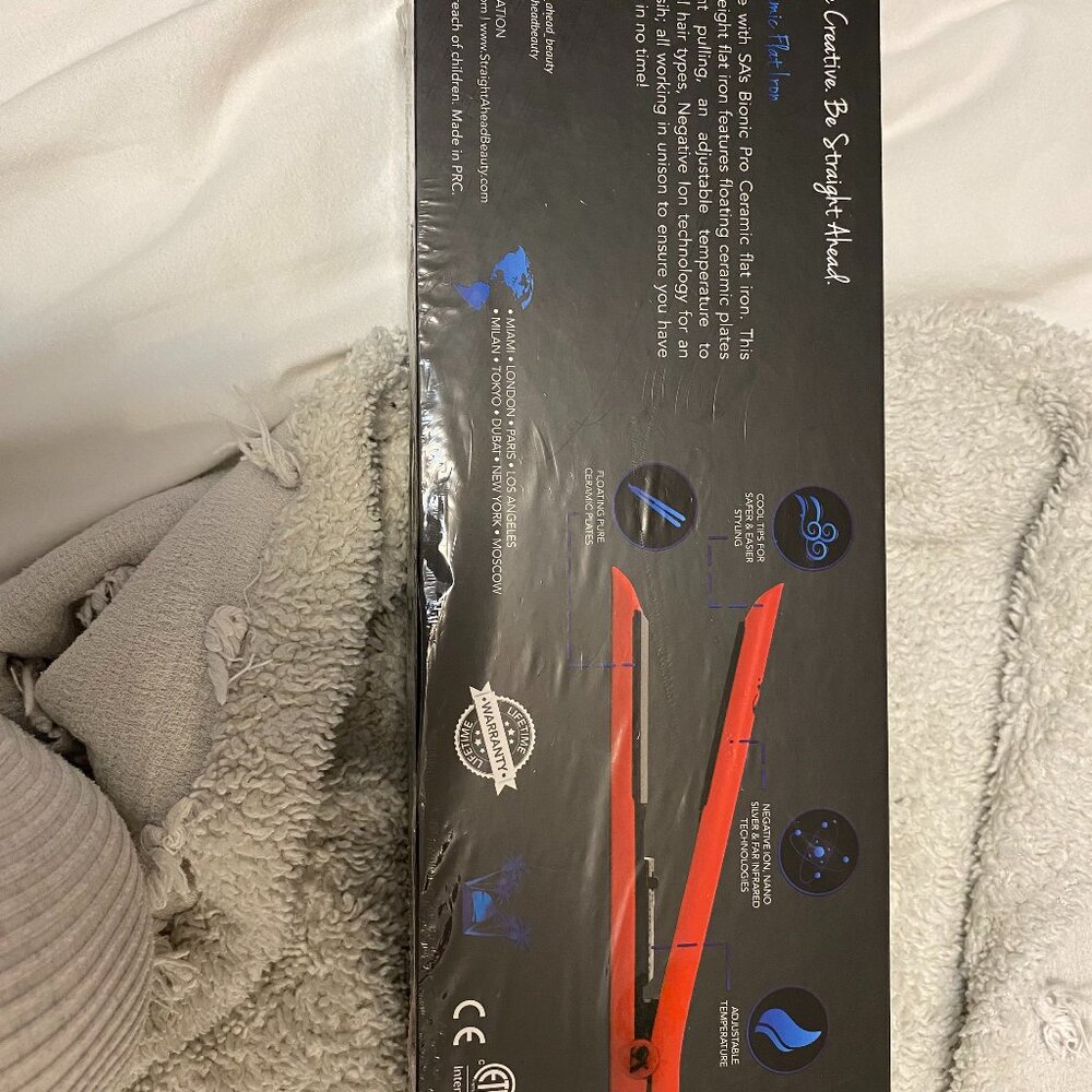 Straight Ahead Bionic Pro Ceramic Flat Iron (Hair Straightner) Package unopened